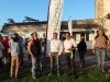 on-pose-pres-de-sponsor